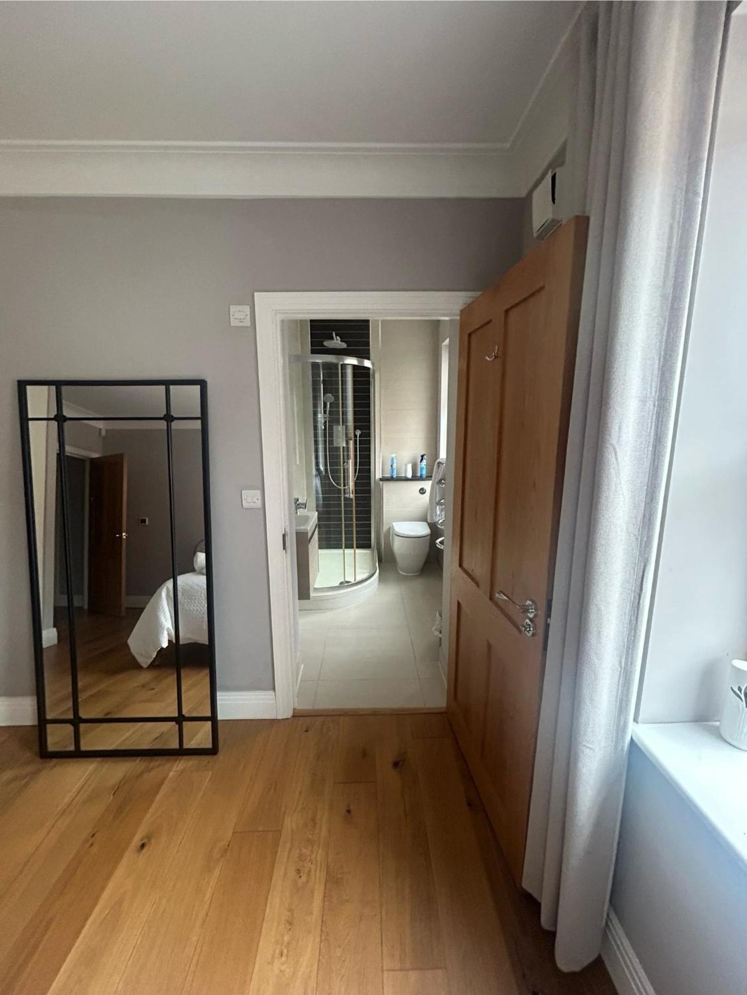 Royal Windsor Super King Ensuite - Free Parking 외부 사진