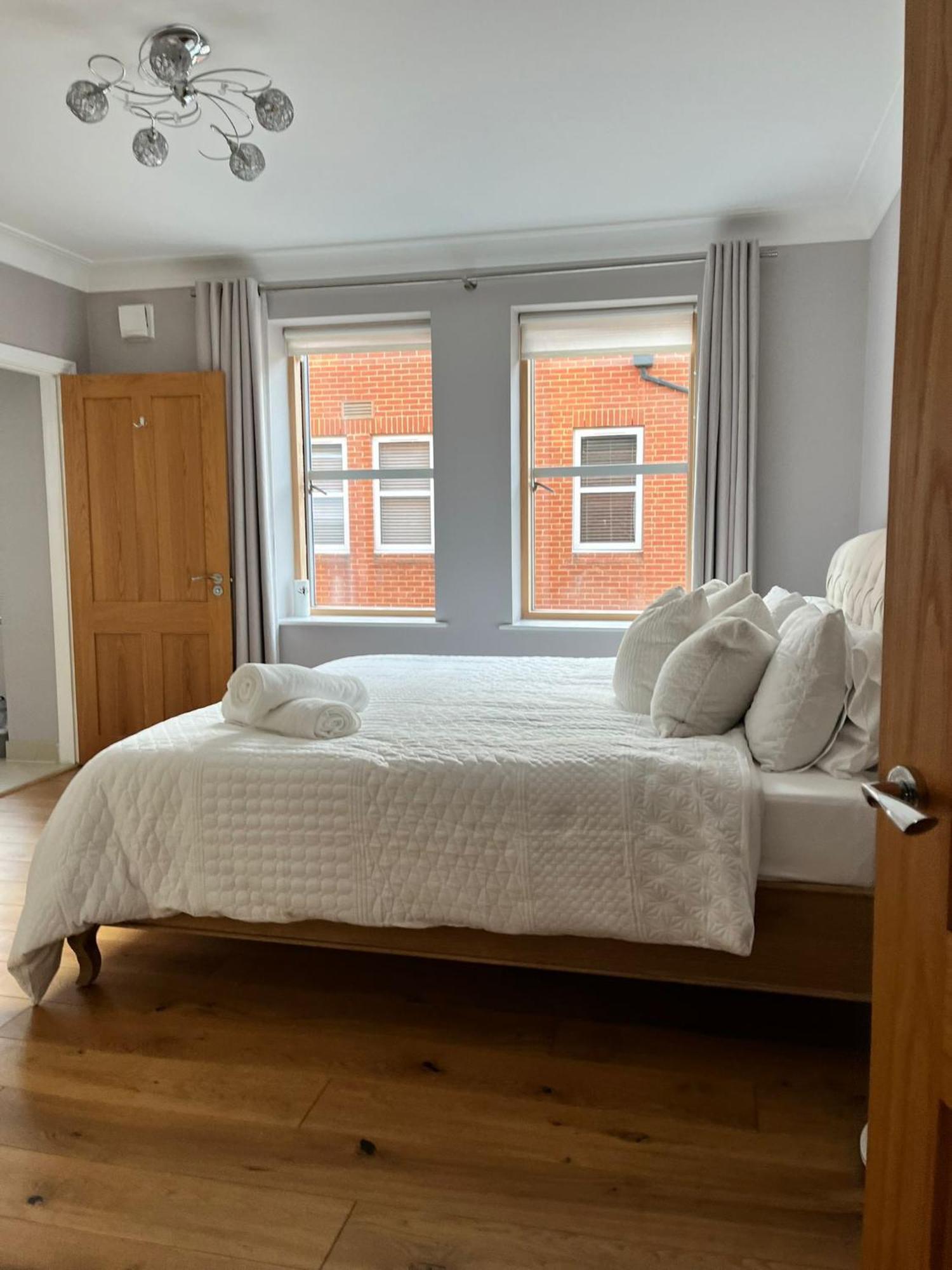 Royal Windsor Super King Ensuite - Free Parking 외부 사진