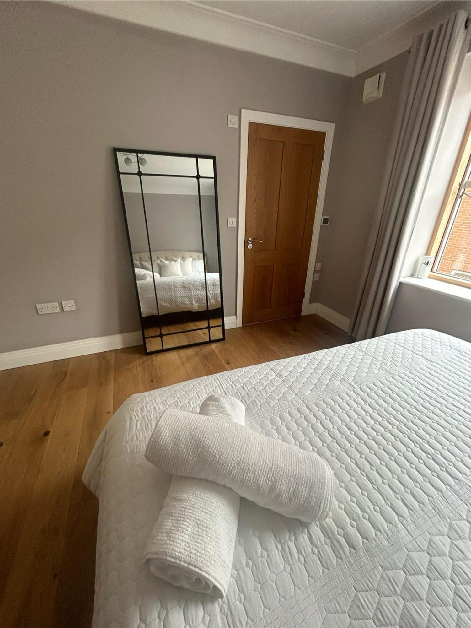 Royal Windsor Super King Ensuite - Free Parking 외부 사진